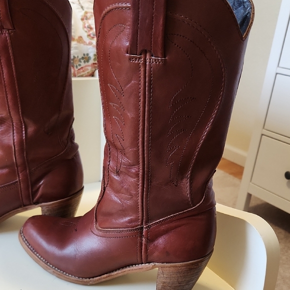Women's Vintage Leather Western Boots - Picture 2 of 6